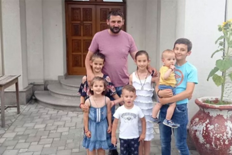 Отац шесторо дјеце болује од ријетке болести, у акцију помоћи се укључила и Заједница српских клубова у Бечу